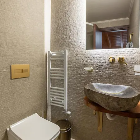 Lousios ディミツァナ