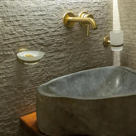 λούσιος Πανσιόν